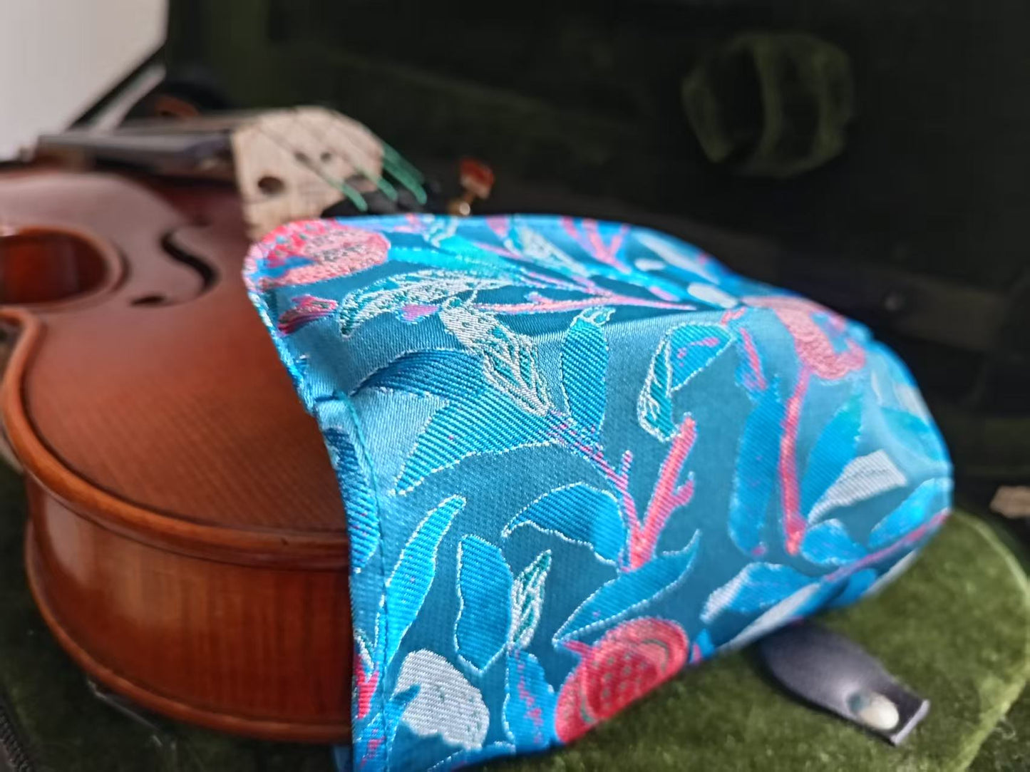 Pomegranate Chinrest Cover (100% silk Song brocade) for Violin/Viola